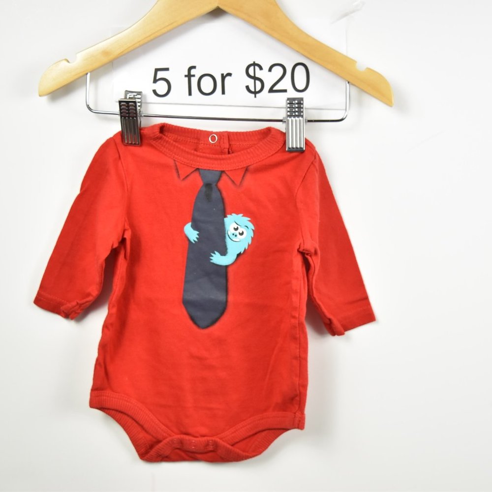 Long sleeve red short sleeve graphic bodys…